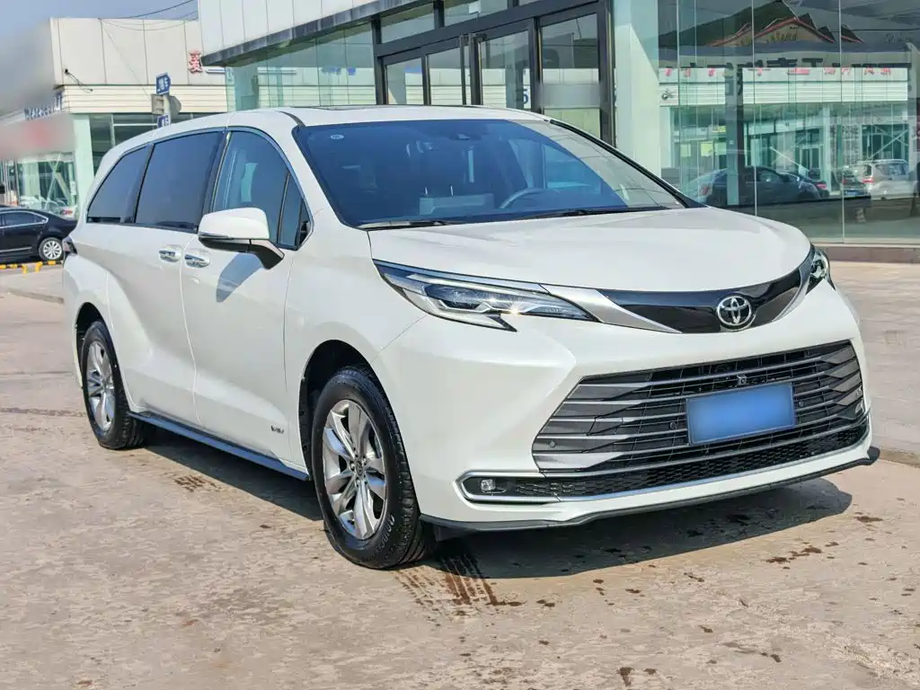 Toyota Sienna — миниатюра 8