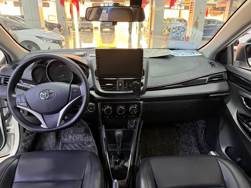 Toyota Yaris L — миниатюра 7