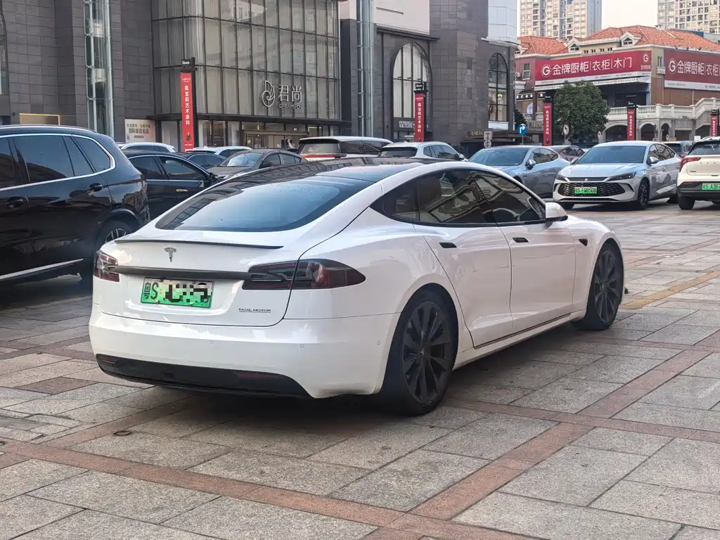 TESLA MODEL S