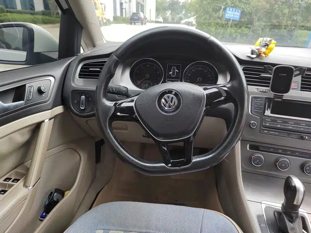 Volkswagen Golf — миниатюра 6