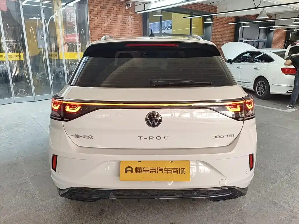 Volkswagen T-Roc — миниатюра 8