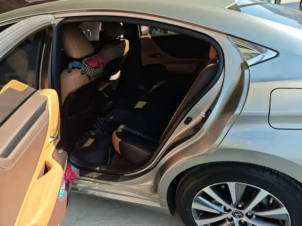 Lexus ES — миниатюра 4