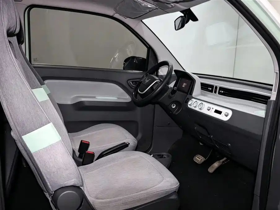 Wuling MINIEV — миниатюра 6
