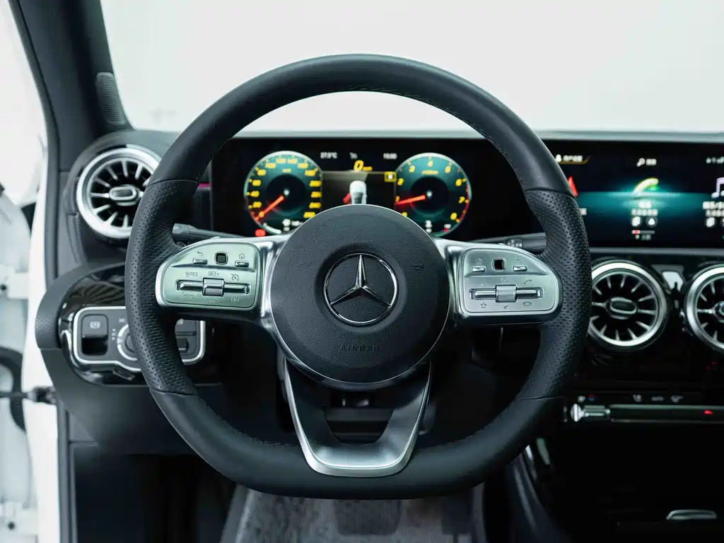 Mercedes-Benz A-Class — миниатюра 12