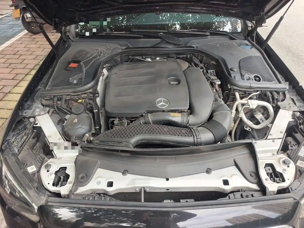 Mercedes-Benz E-Class — миниатюра 16