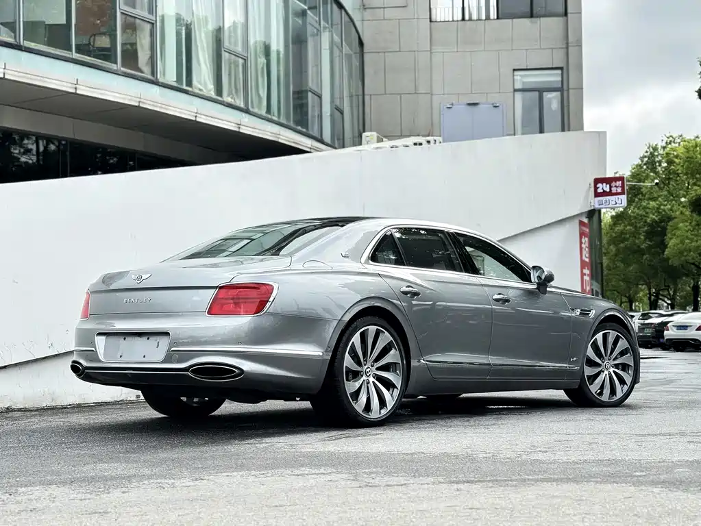 Bentley Flying Spur — миниатюра 2