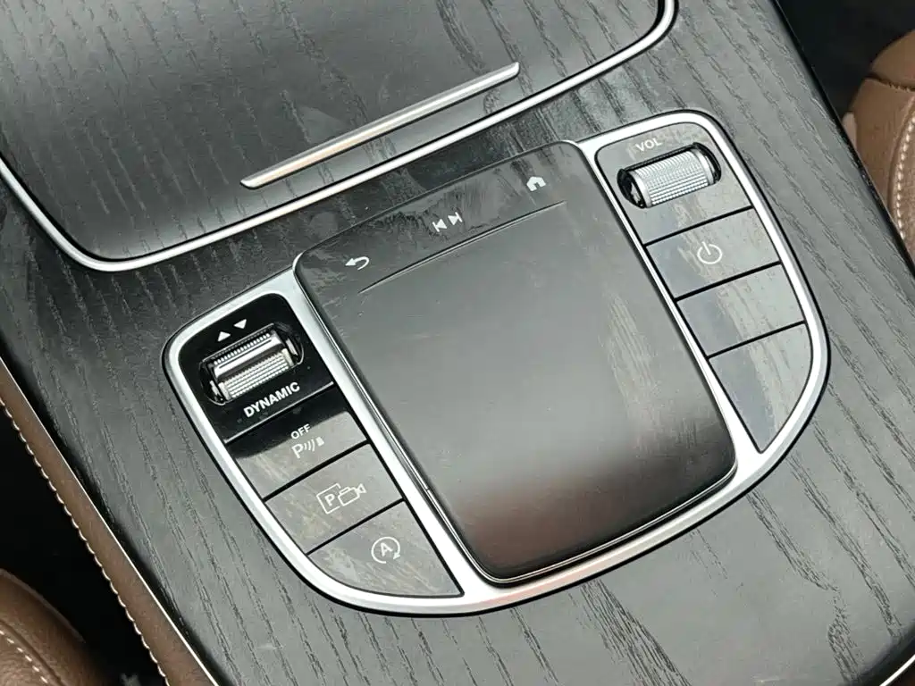 Mercedes-Benz E-Class — миниатюра 24
