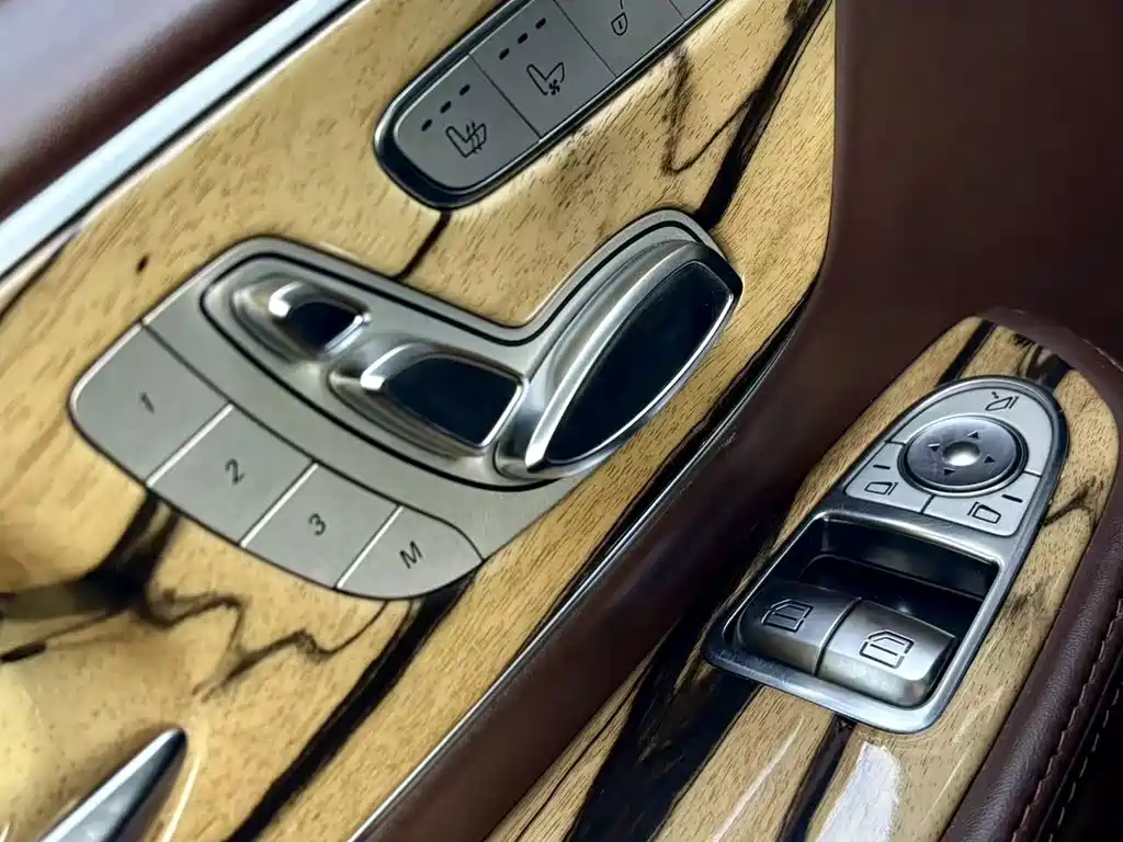 MERCEDES-BENZ V CLASS