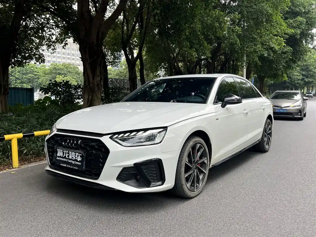 奥迪A4L 2023款 40 TFSI 豪华动感型 2023