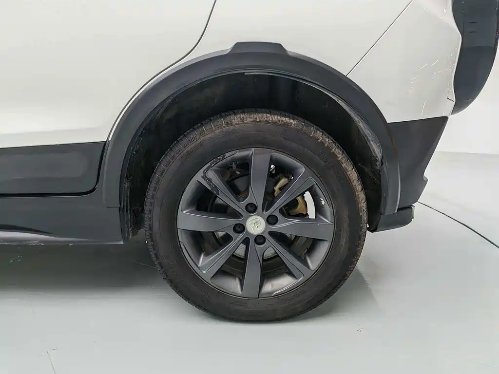 BYD Yuan EV — миниатюра 7