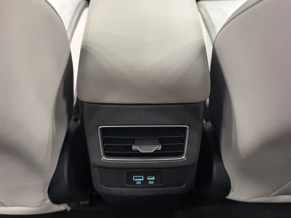 BYD Yuan UP — миниатюра 12