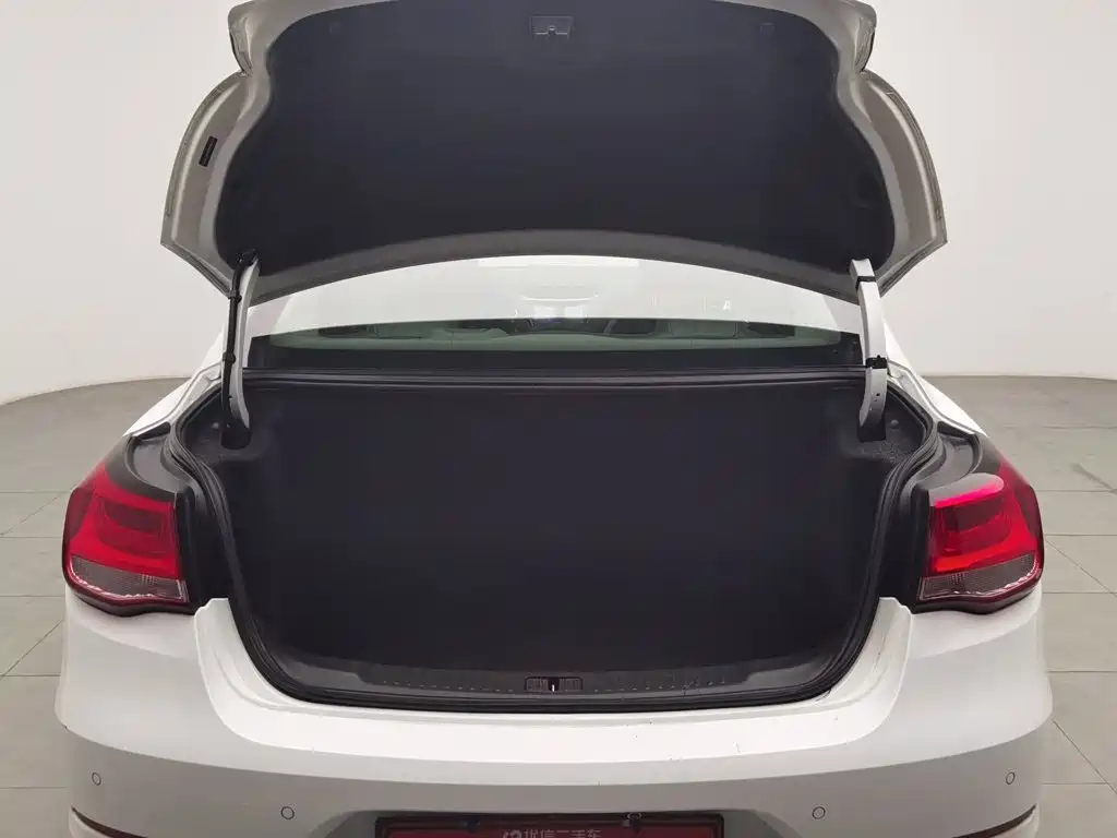 Chevrolet Malibu — миниатюра 16