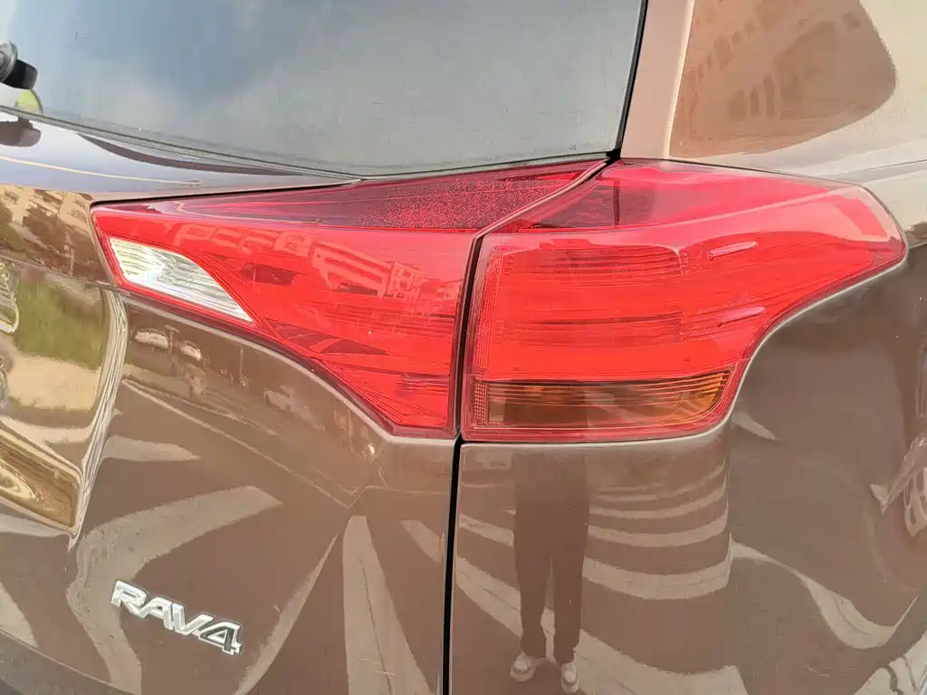 Toyota RAV4 — миниатюра 17