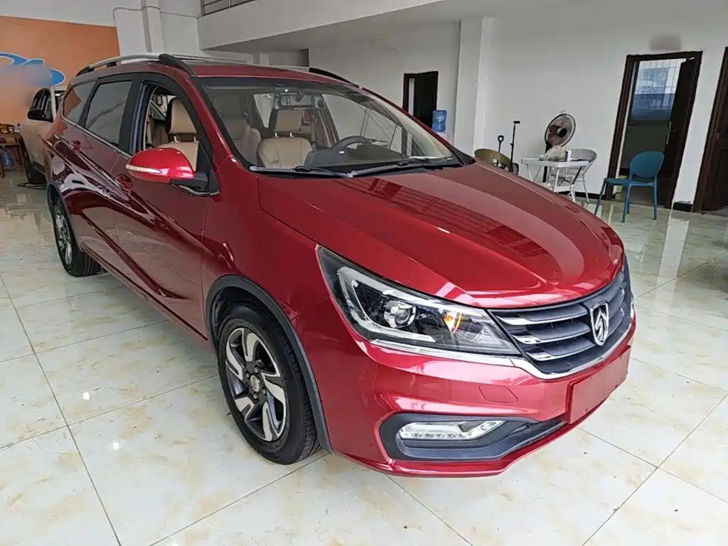 Baojun 310W — миниатюра 4