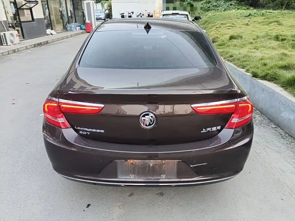 Buick LaCrosse — миниатюра 6