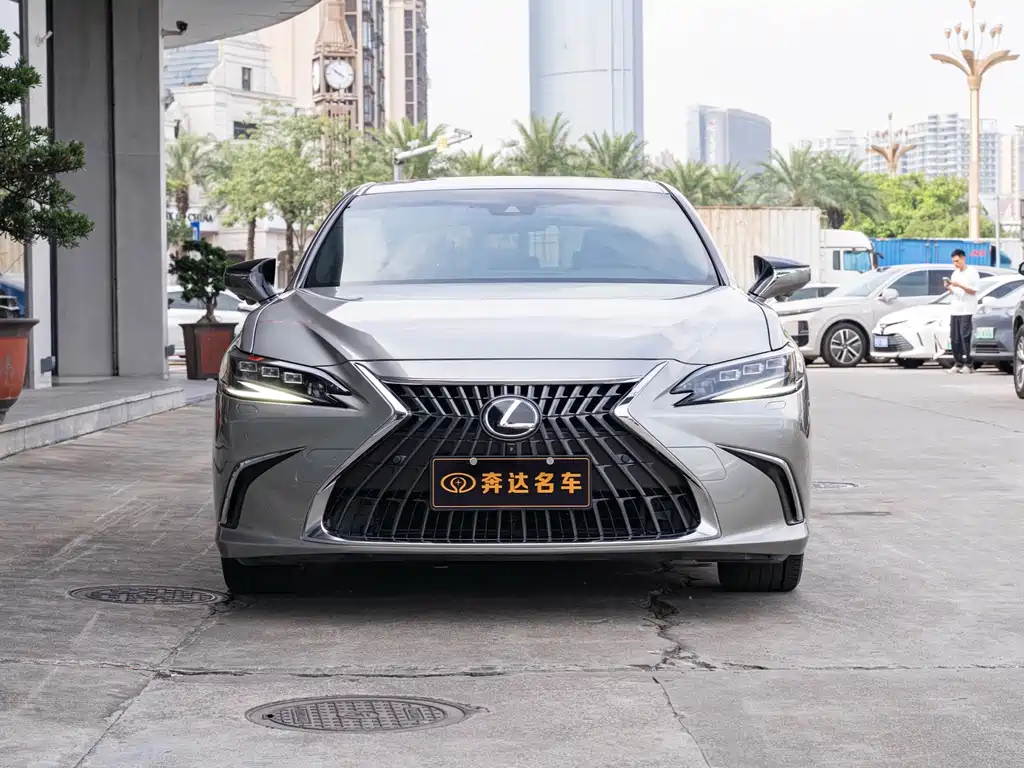 Lexus ES 2022 300h Premium