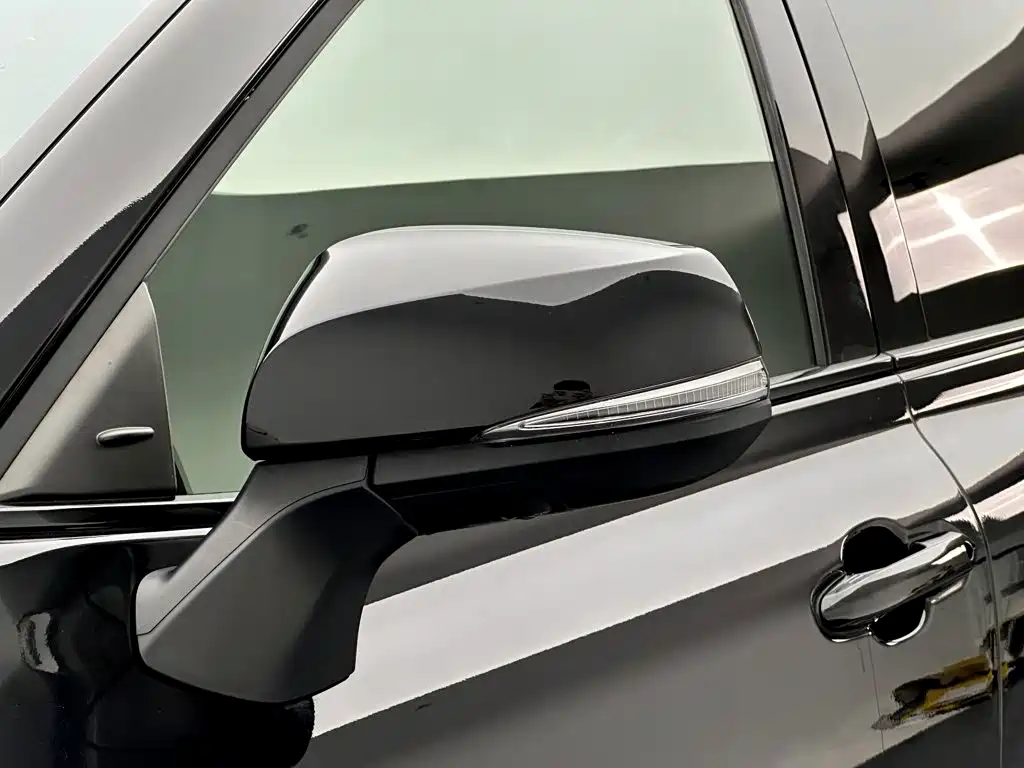 Toyota Crown Kluger — миниатюра 30