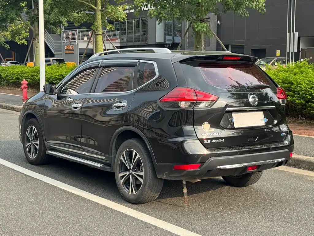 Nissan X-Trail — миниатюра 7