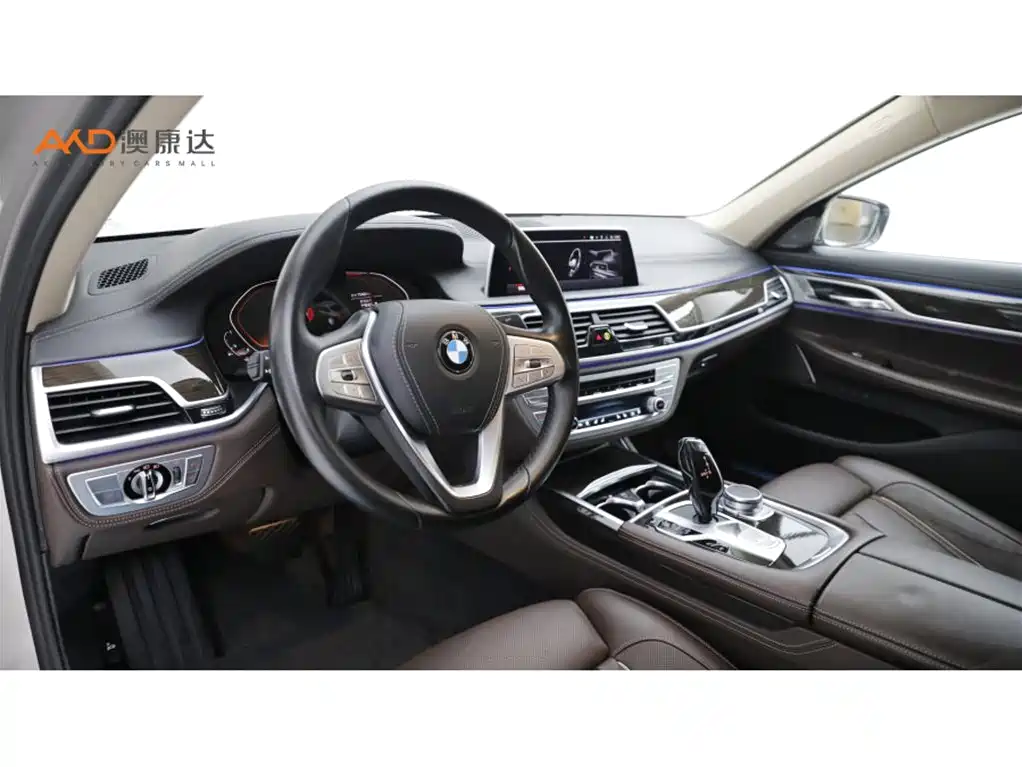 BMW 7 Series — миниатюра 6