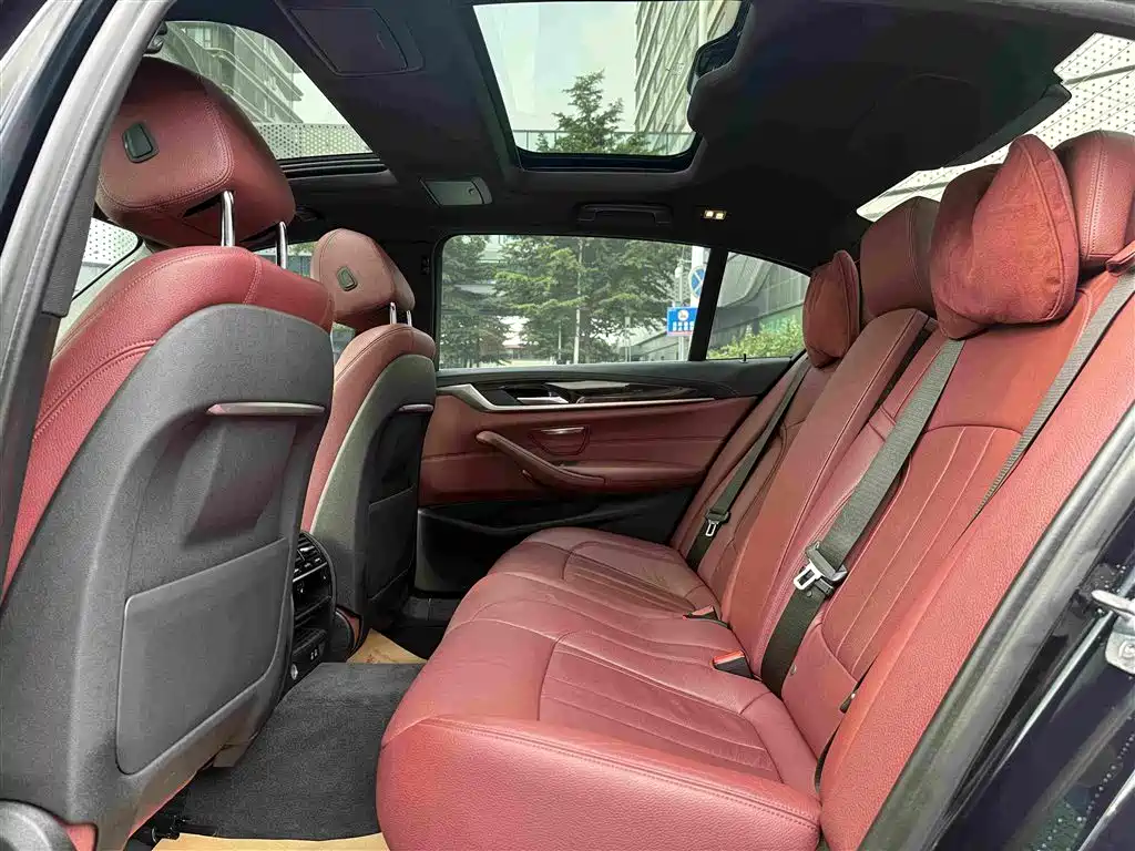 BMW 5 Series — миниатюра 18