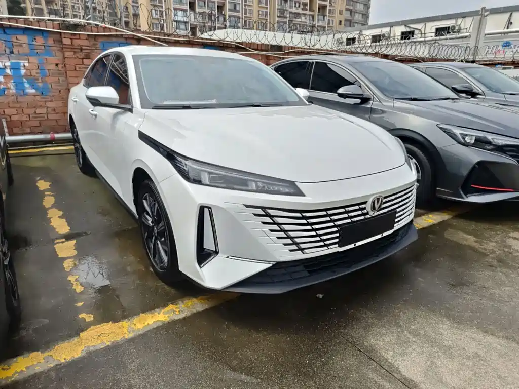 Changan Eado — миниатюра 3