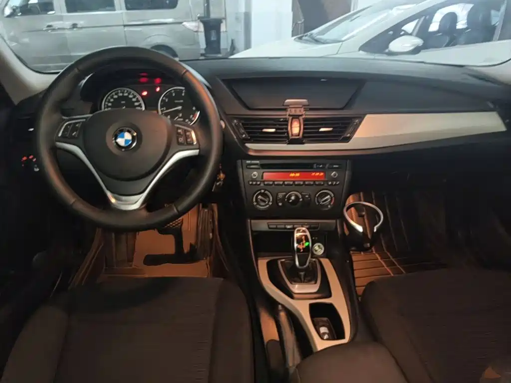 BMW X1 — миниатюра 10