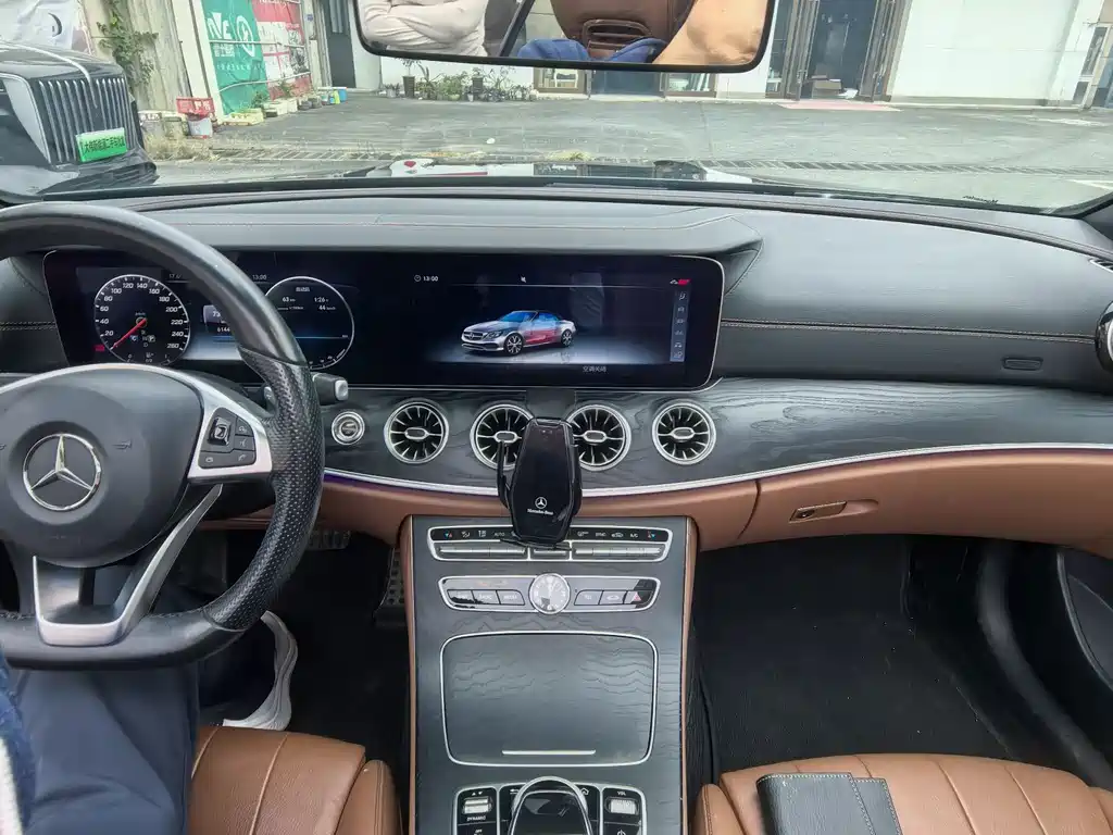 Mercedes-Benz E-Class (Import) — миниатюра 9