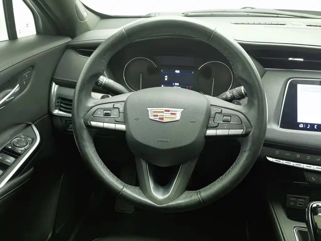 Cadillac XT4 — миниатюра 11