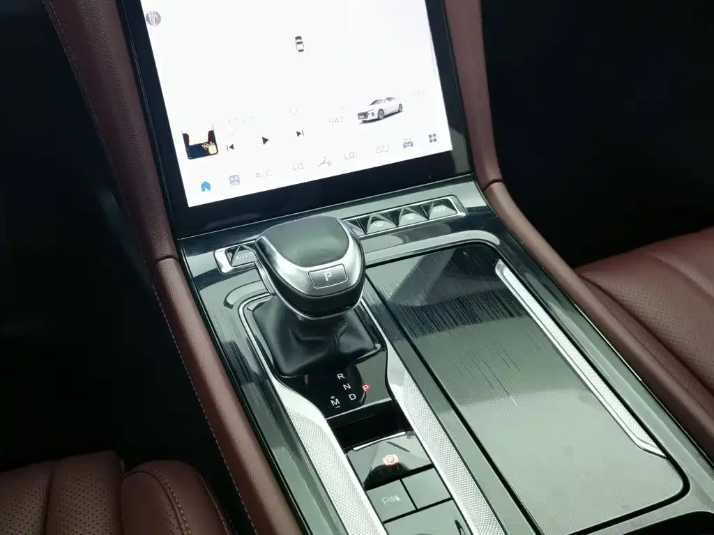 Hongqi Hongqi H5 — миниатюра 13