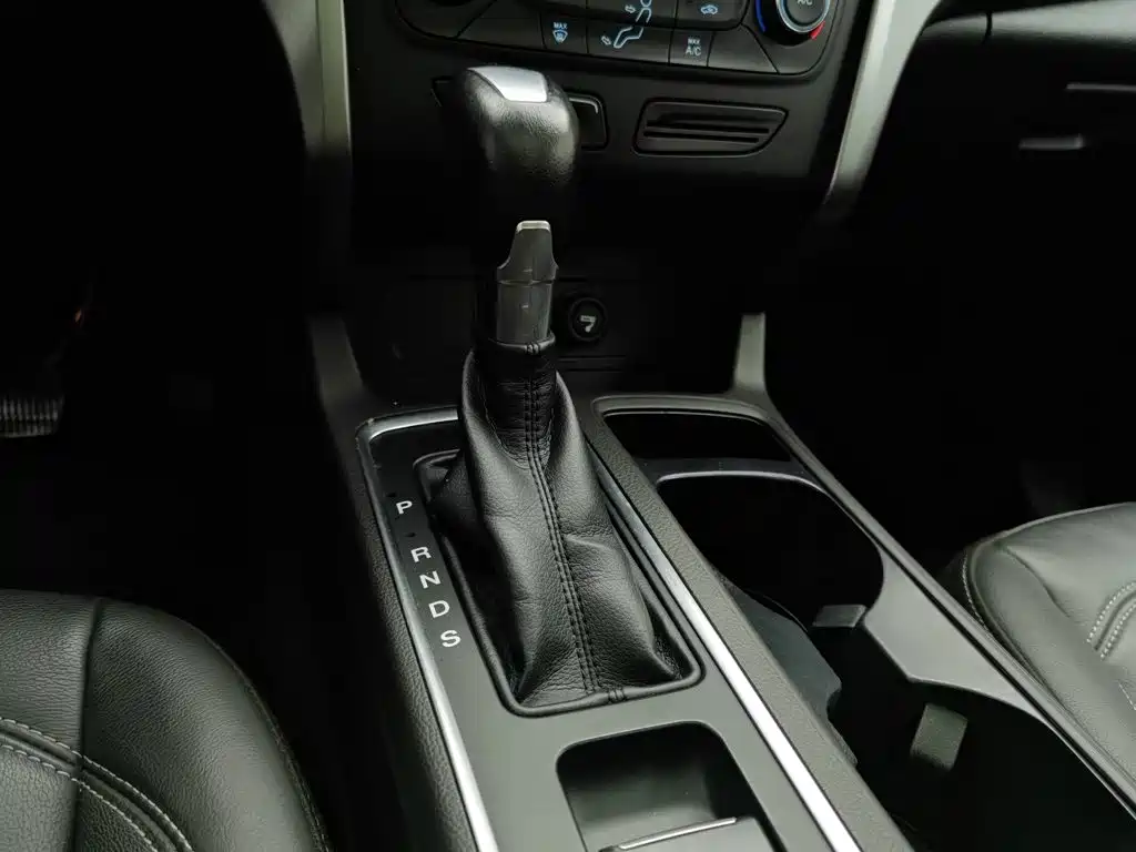 Ford Kuga — миниатюра 13
