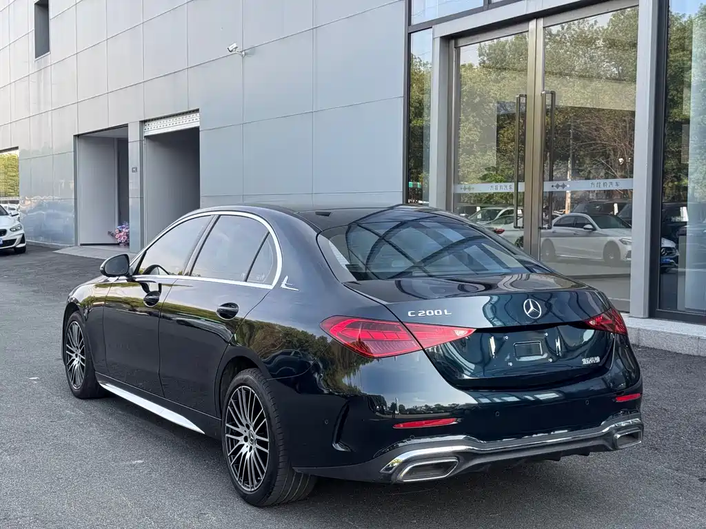 Mercedes-Benz C-Class — миниатюра 16