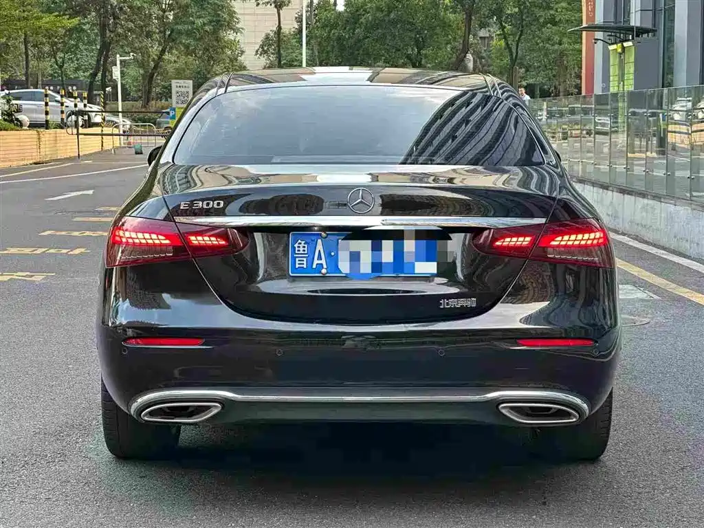 Mercedes-Benz E-Class — миниатюра 5
