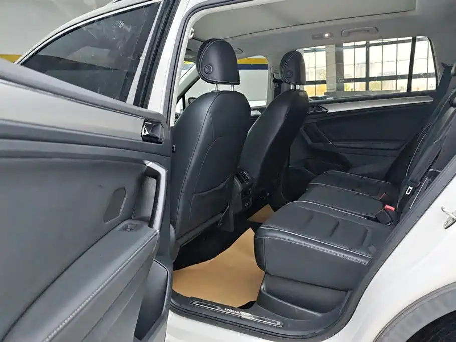 Volkswagen Tiguan L — миниатюра 11