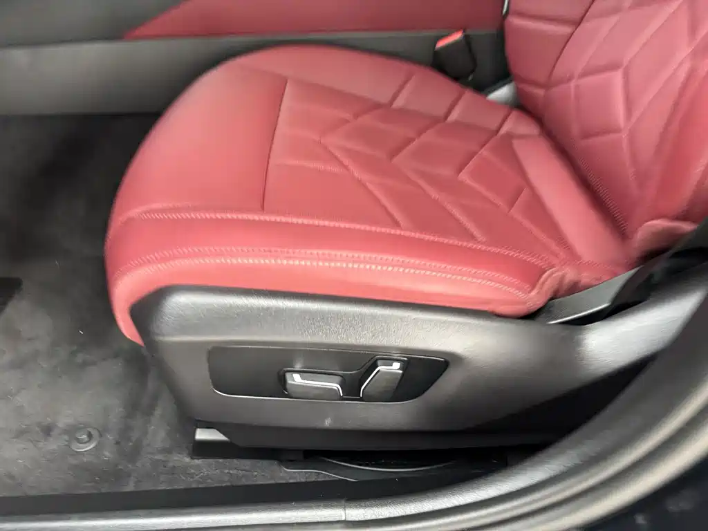 BMW 5 Series — миниатюра 13
