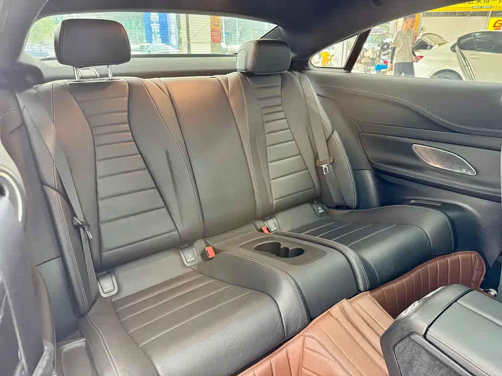 Mercedes-Benz E-Class (Import) — миниатюра 13