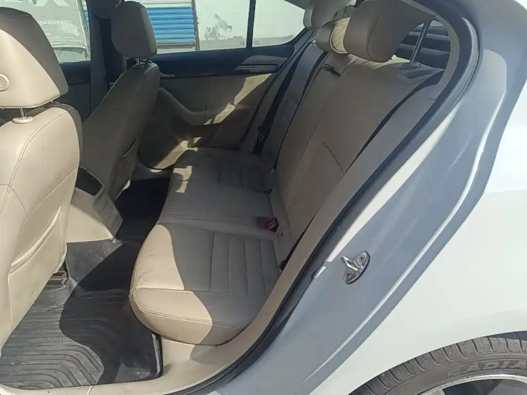 Skoda Octavia — миниатюра 17