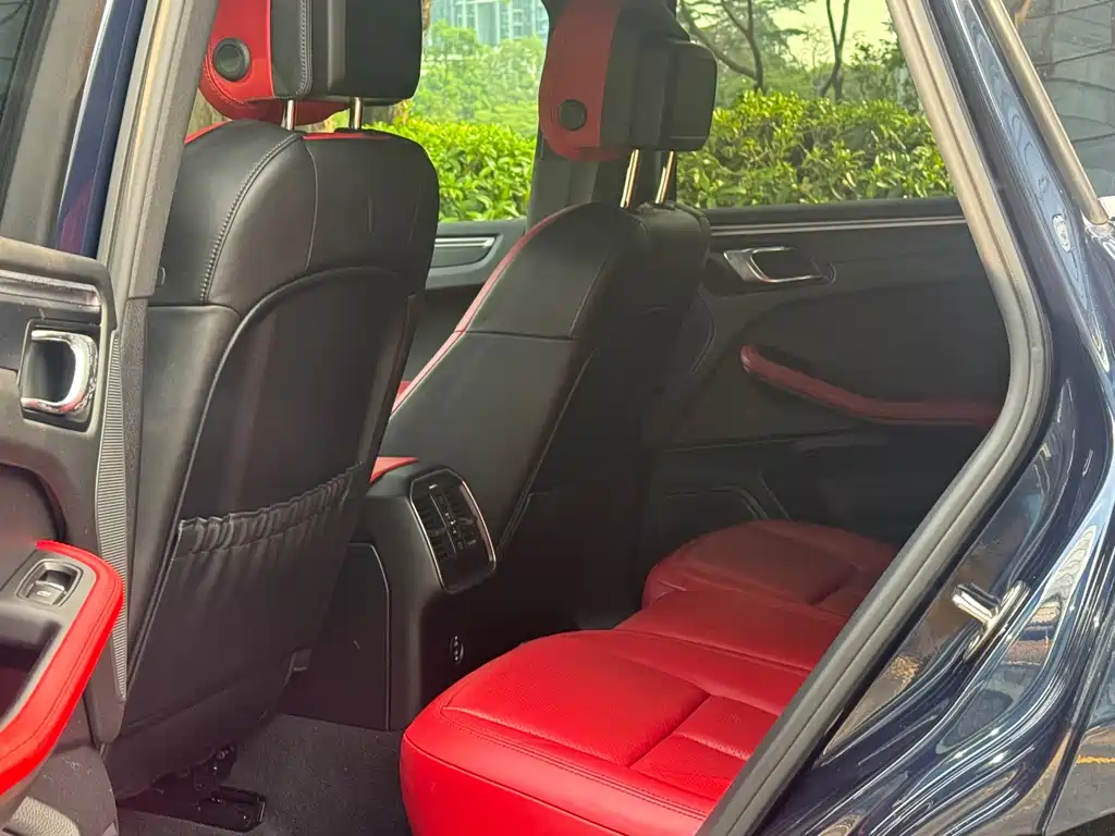 Porsche Macan — миниатюра 11