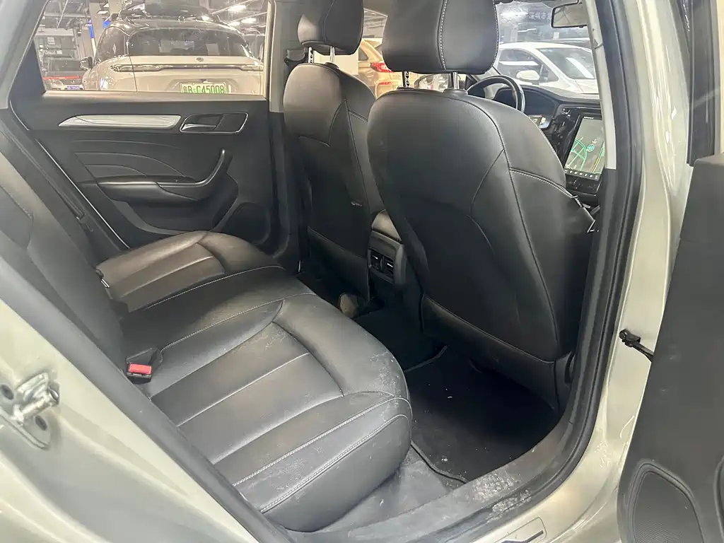 Roewe i6 New Energy — миниатюра 5