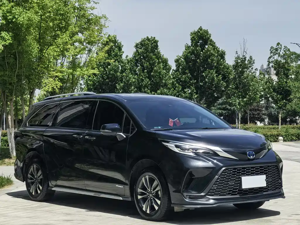 Toyota Granvia 2023 2.5L Luxury
