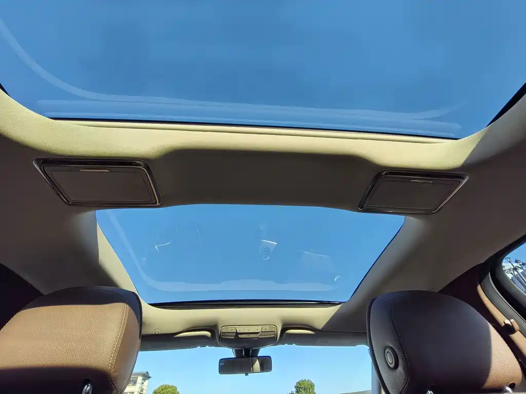 Mercedes-Benz E-Class — миниатюра 24