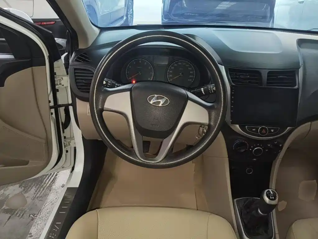 Hyundai Verna — миниатюра 11