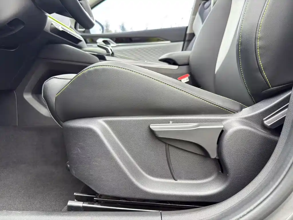 Geely Binyue — миниатюра 16