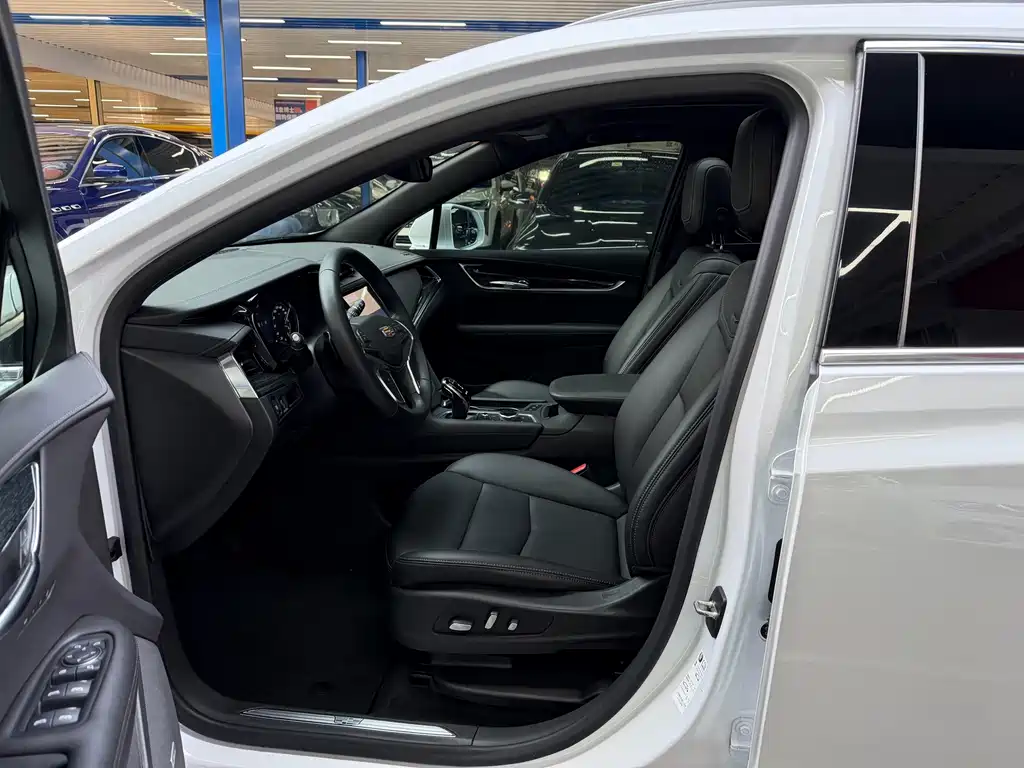 Cadillac XT5 — миниатюра 6