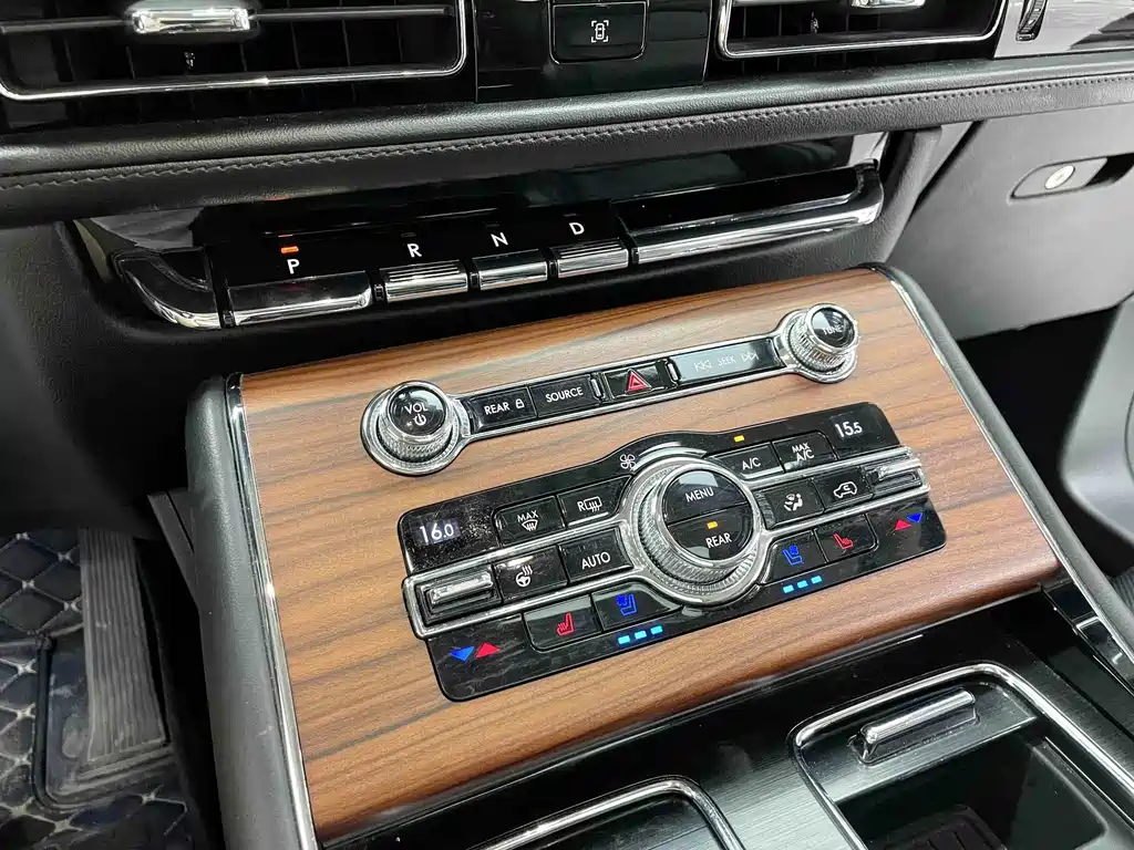 Lincoln Aviator (Import) — миниатюра 15