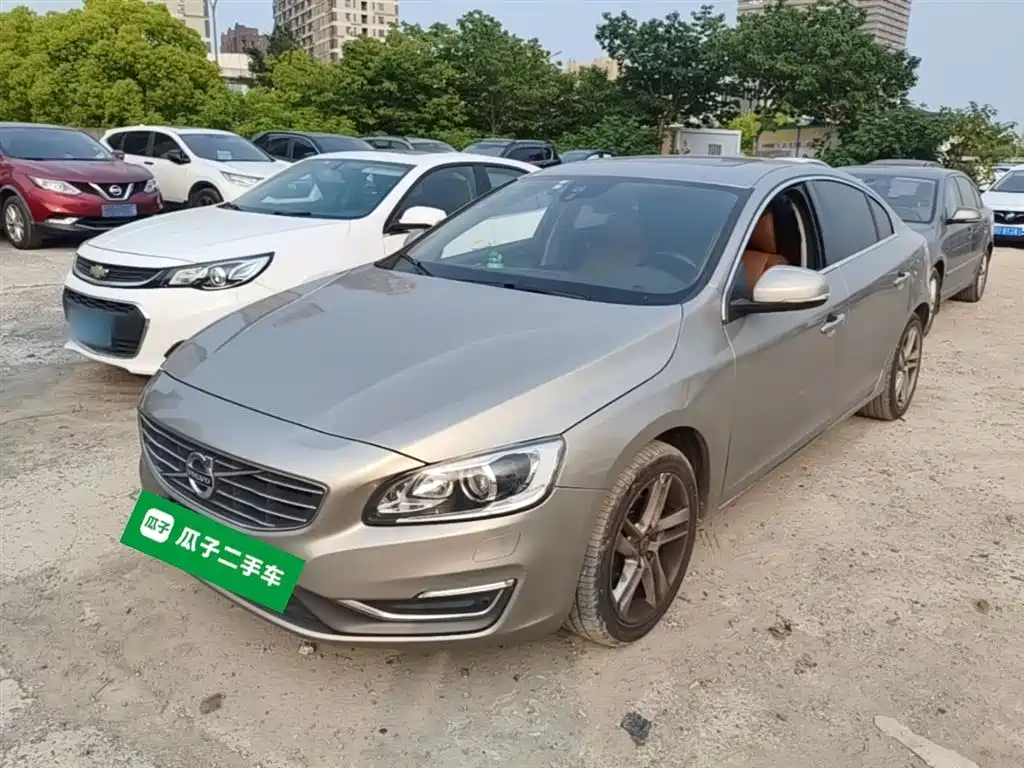 Купить Volvo S60