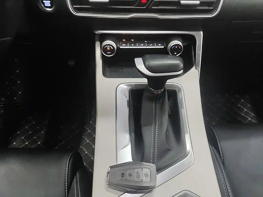 Geely Binyue — миниатюра 14