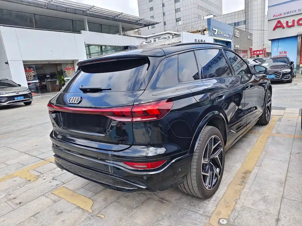 Audi Q6L e-tron — миниатюра 4