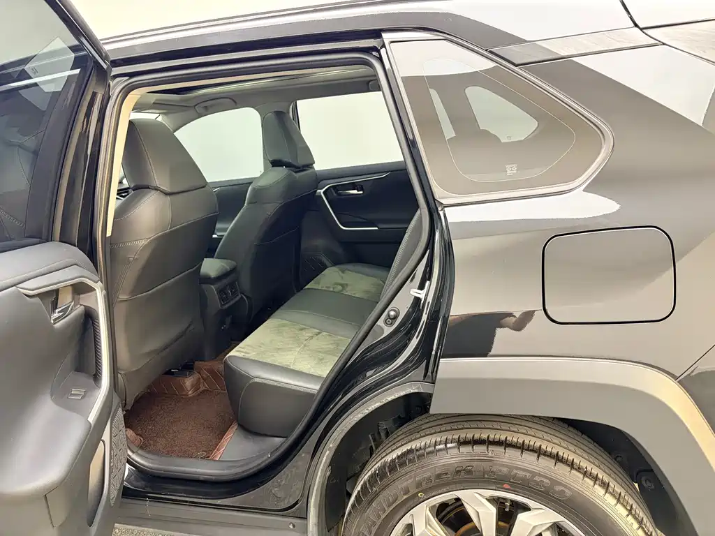 Toyota RAV4 — миниатюра 12
