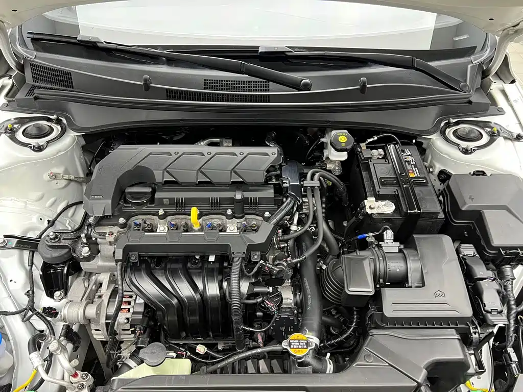 Hyundai Elantra — миниатюра 18