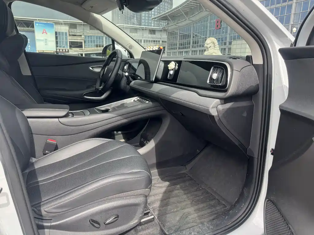 BYD Морской лев 05 EV — миниатюра 11